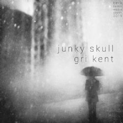 Junky Skull Gri Kent
